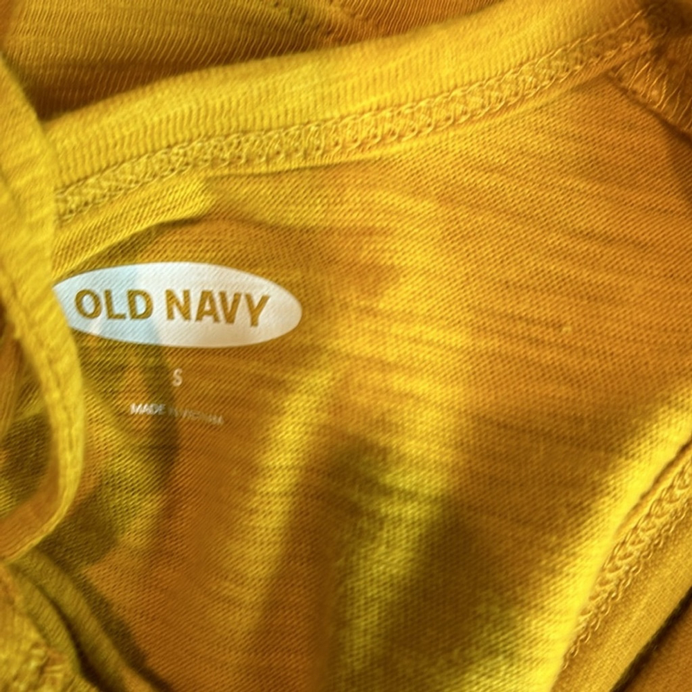 Bundle 6 Old Navy Size Small Tops, Tanks, Tees Black, White Yellow Stripes - Picture 9 of 10